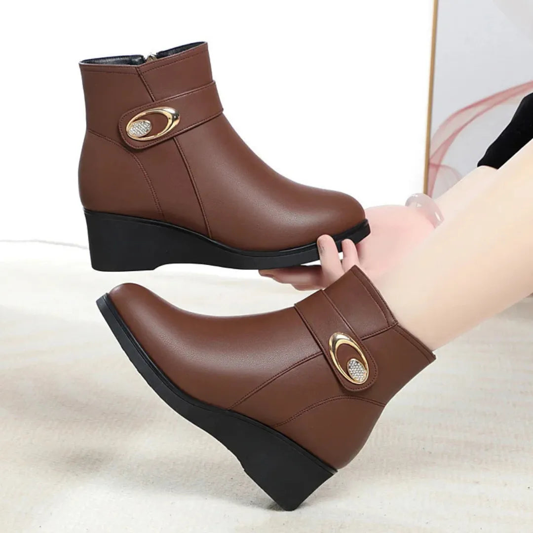 Celia Gevoerde Enkellaarzen Dames – Elegante Winter Boots met Hak