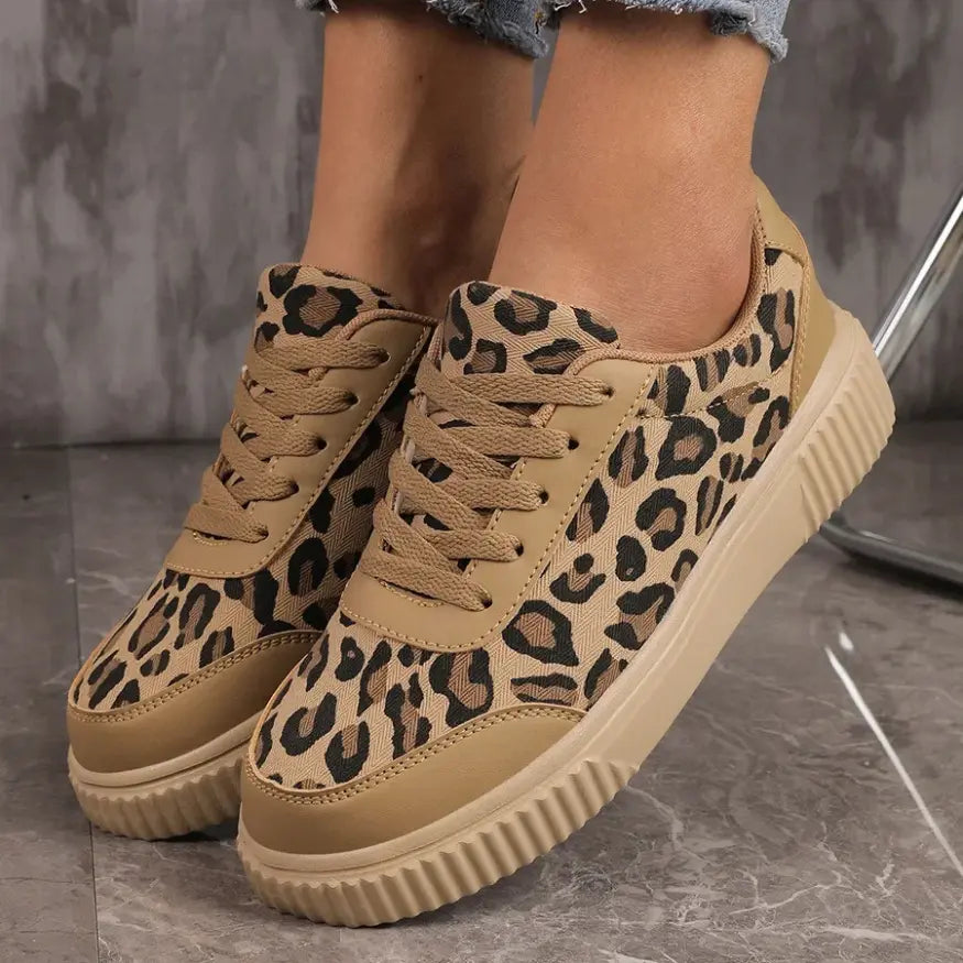Kiki Hippe Panterprint Schoenen voor Dames - Comfortabele Sneakers