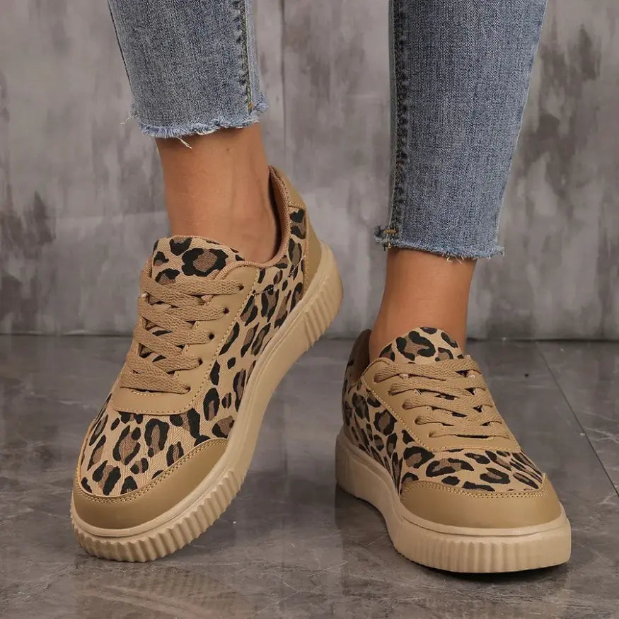 Kiki Hippe Panterprint Schoenen voor Dames - Comfortabele Sneakers