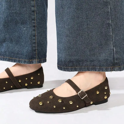 Lola Dames Mary Jane Ballerina’s – Suède Pumps met Studs & Bandje